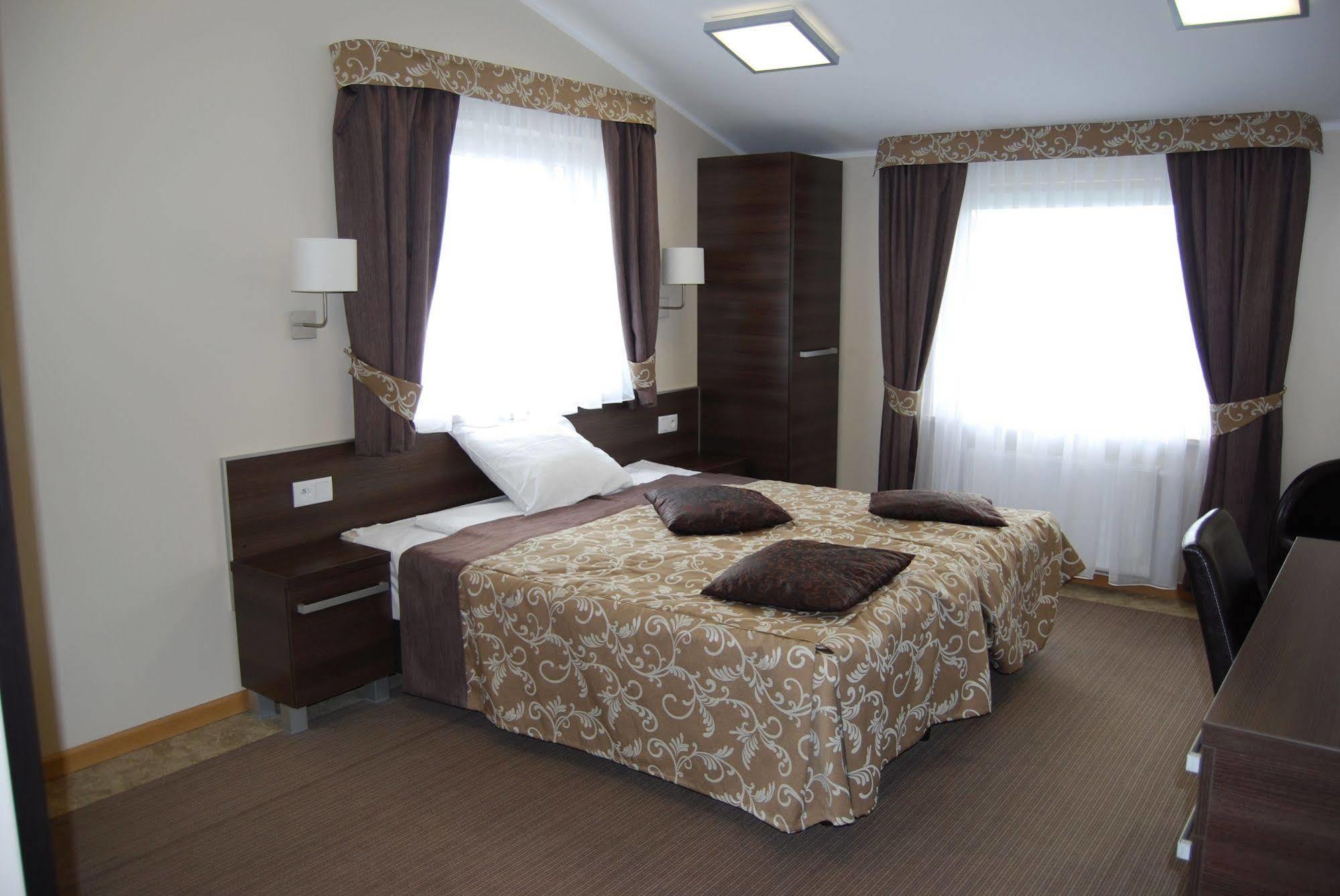 Zloty Staw Bed and Breakfast Borkowo  Buitenkant foto