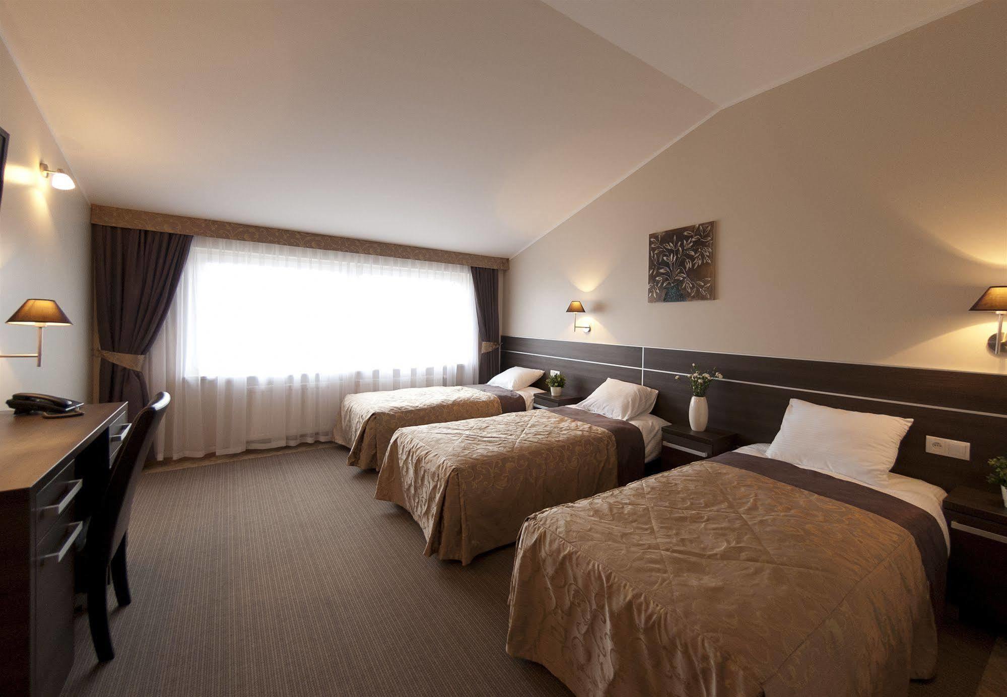 Zloty Staw Bed and Breakfast Borkowo  Buitenkant foto