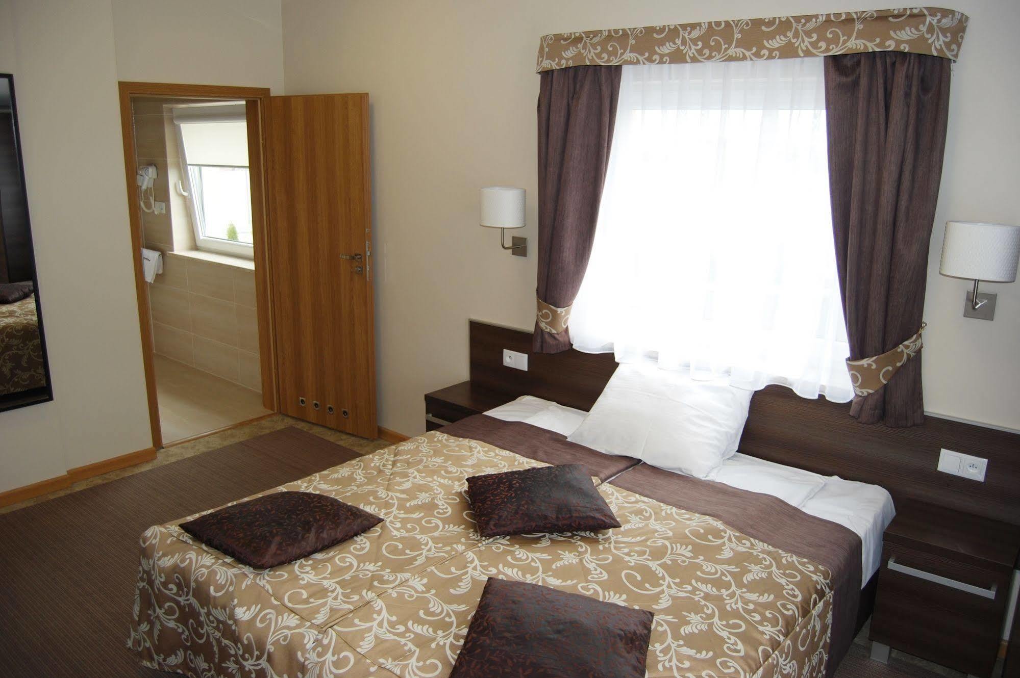 Zloty Staw Bed and Breakfast Borkowo  Buitenkant foto